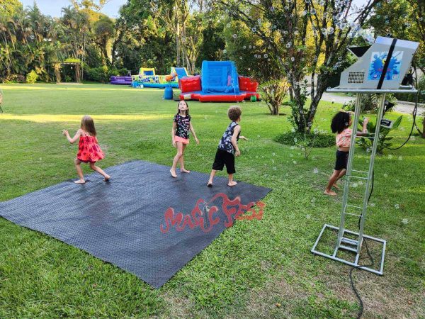 festa-infantil-em-são-paulo-maquina-de-bolha-de-sabao-profissional