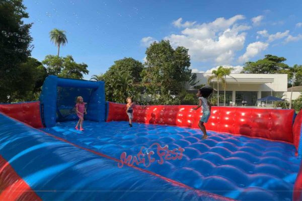 festa-infantil-futebol-inflável-máquina-bolha-sabão